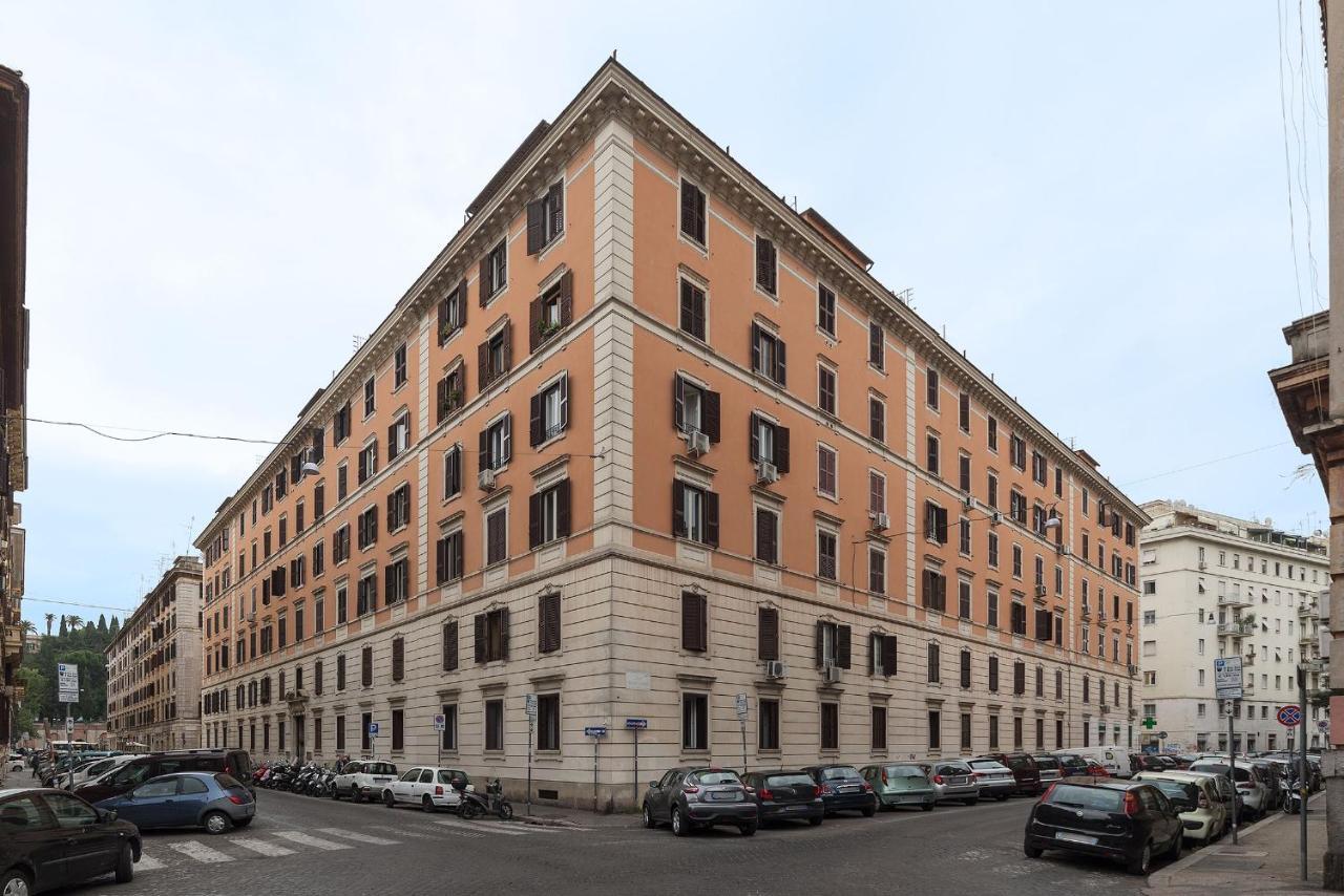 Piramide & Testaccio Design Flat ローマ エクステリア 写真