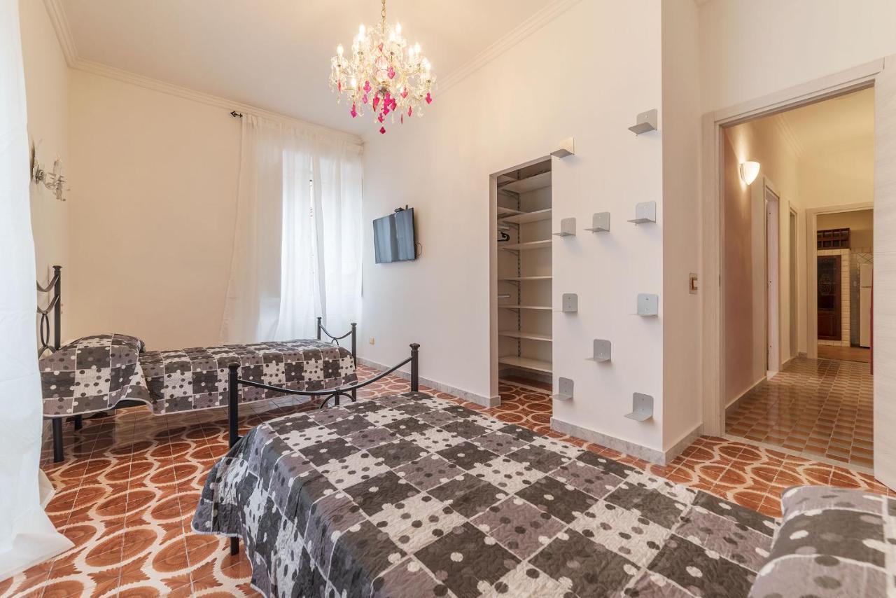 Piramide & Testaccio Design Flat ローマ エクステリア 写真