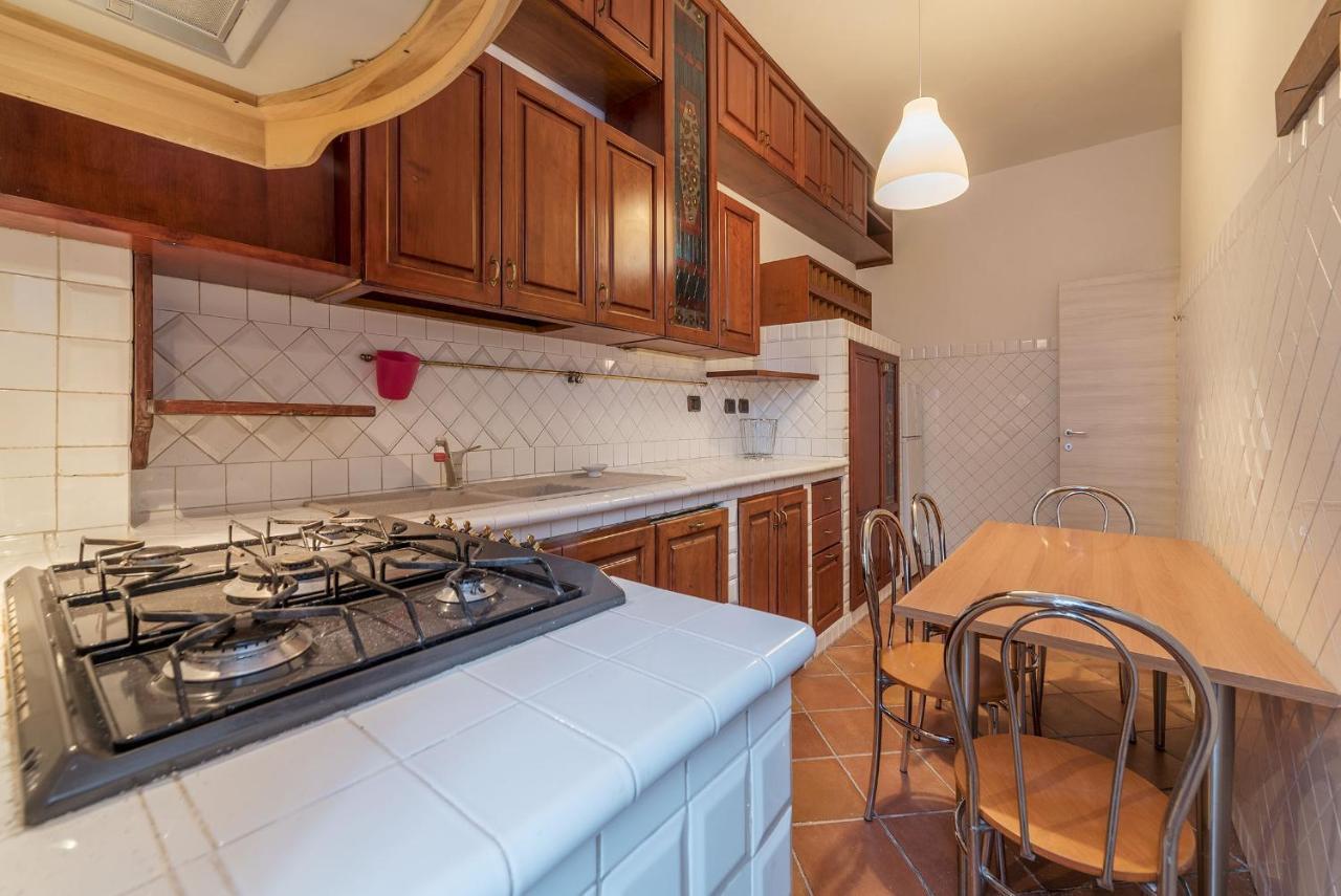 Piramide & Testaccio Design Flat ローマ エクステリア 写真
