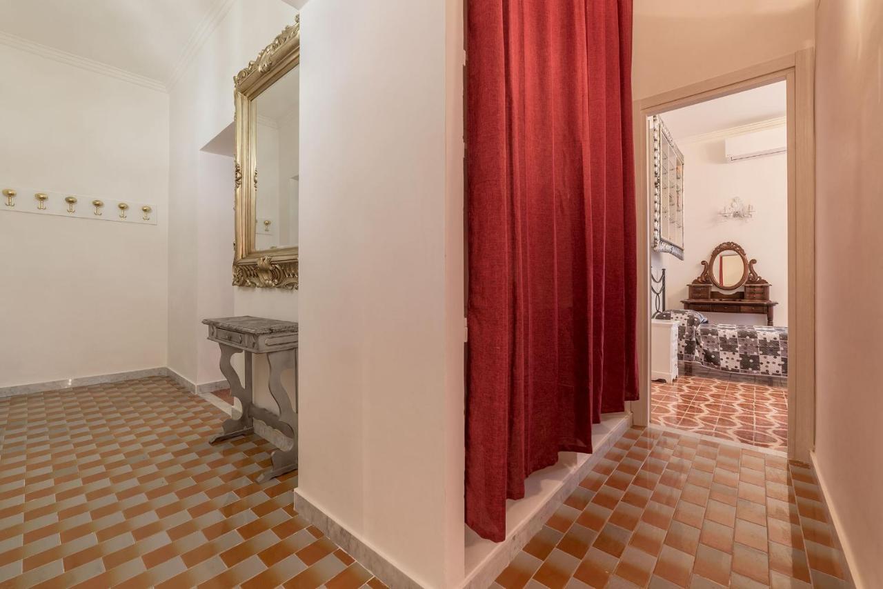 Piramide & Testaccio Design Flat ローマ エクステリア 写真